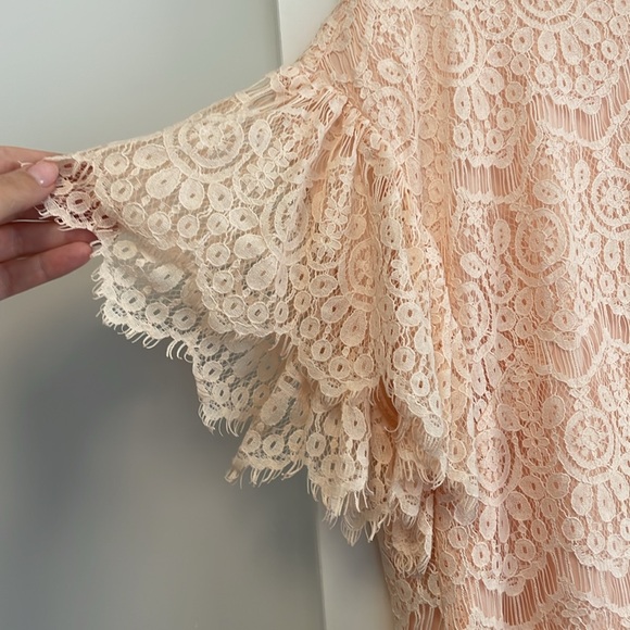 Lace dress. - Picture 2 of 5